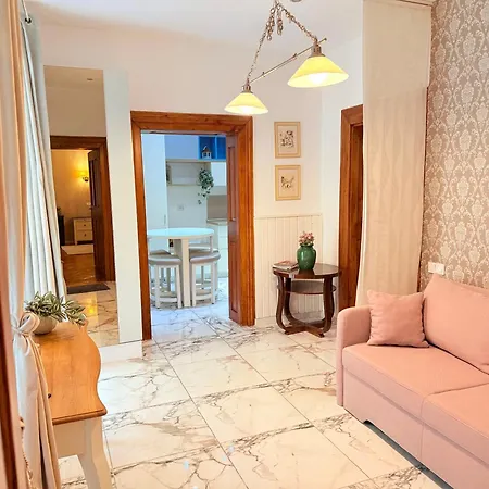 Charme Boutique Old Town Апартаменти