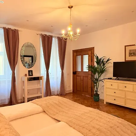 Charme Boutique Old Town Апартаменти *