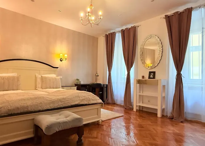 Charme Boutique Old Town Брашов