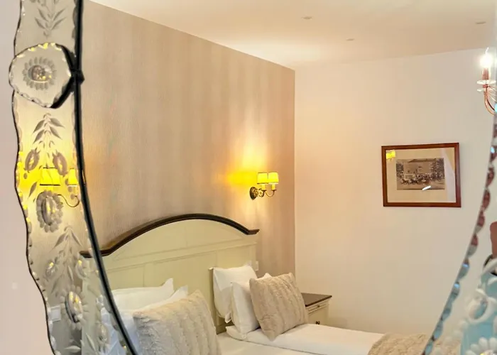 Charme Boutique Old Town Апартаменти Брашов