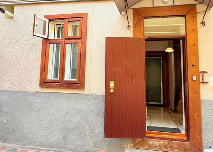 Charme Boutique Old Town Apartman Brassó